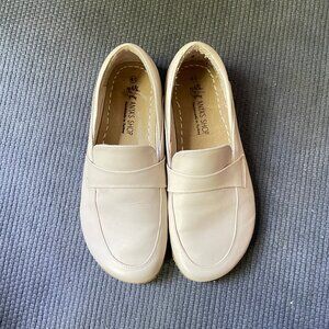 Dalia beige leather loafers designed by Anya, size 41